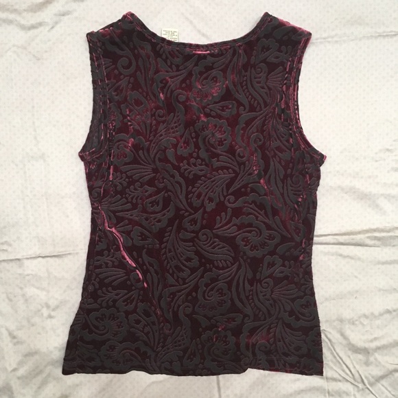 Size S burgundy and black velvety top - Picture 2 of 5
